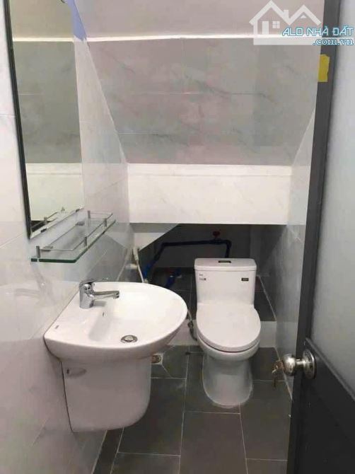 Bán nhà MT Nguyễn Hữu Tiến 5x26m, 3 lầu, nhà đẹp - 2