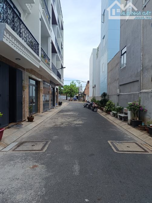 Thoại Ngọc Hầu Tân Phú 50m2 đất giá chỉ 5.x tỷ - 2