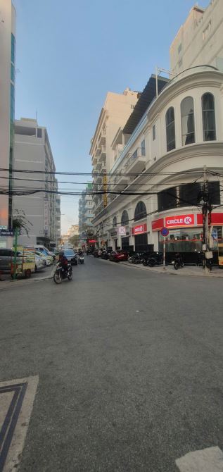 BÁN KHÁCH SẠN 2 MẶT TIỀN ĐƯỜNG PHAN VĂN TRỊ.TRUNG TÂM BÃI SAU . TP VŨNG TÀU - 2