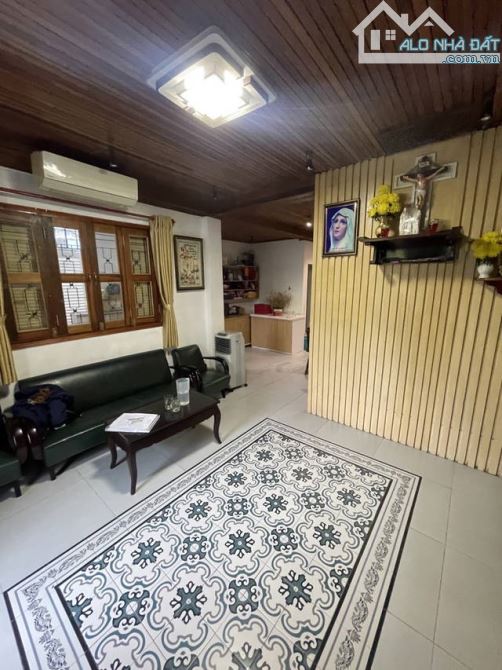 BÁN NHÀ PHÚ THỌ HOÀ - TÂN PHÚ - NHÀ ĐẸP SÂN VƯỜN - 69M2 - 2 TẦNG - HẺM XE HƠI - CHỈ 6.X TỶ - 2