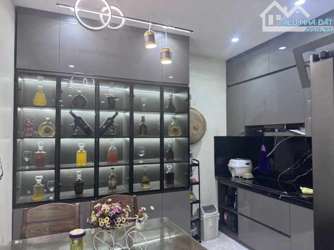 BÁN NHÀ NGỌC THUỴ, LONG BIÊN, 40M2, 5 TẦNG, Ô TÔ ĐỖ CỬA, VỊ TRÍ TRUNG TÂM, GIÁ HƠN 7 TỶ - 1