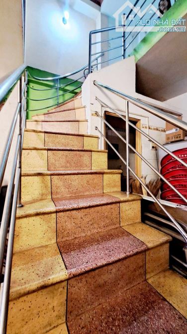 BÁN NHÀ MẶT TIỀN KIH DOANH ĐỈNH CẠNH CHỢ 160M2 3 TẦNG CHỈ 19 TỶ HƠN TL QUÁ RẺ - 2