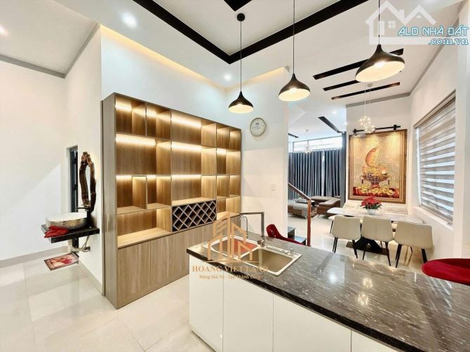 SIÊU PHẨM NHÀ YMOAN GÓC 2 MẶT TIỀN - 2