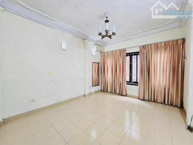 Bán nhà Phân Lô Nguyễn Chí Thanh, ô tô chạy quanh nhà - duy nhất 1 căn - 17,5 tỷ - 3