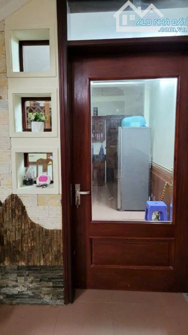 👉 với 9.x tỷ sở hữu  nhà 3.5 tầng trục đường to 20,5 m phố Tạ Quang Bửu phường Kinh Bắc. - 3