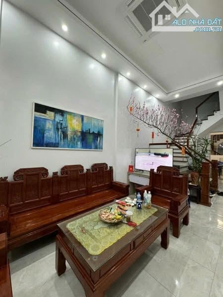 BÁN NHÀ TẠ QUANG BỬU - BẠCH MAI- NHÀ ĐẸP DÂN XÂY- 2 MẶT NGÕ TRƯỚC SAU -Ô TÔ ĐỖ CỬA VÀO NHA - 3