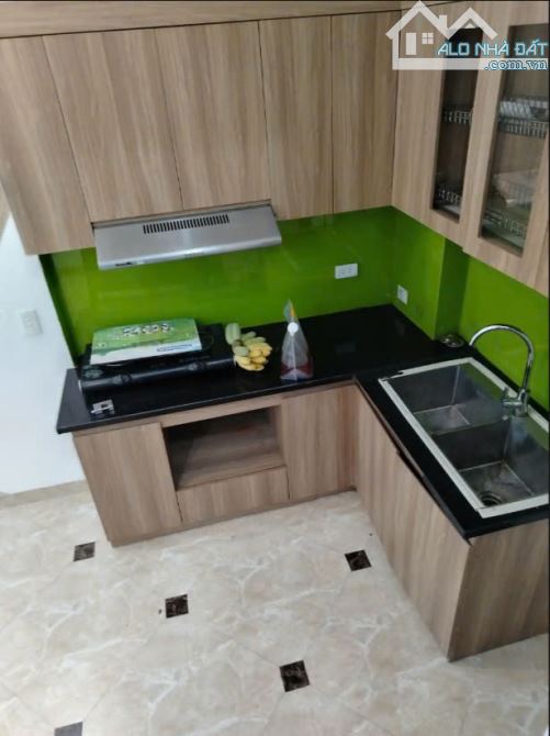 Cho thuê nhà ngõ 521 Trương Định, 5 tầng x 33m2, 3 ngủ khép kín, 12 Triệu/tháng - 3