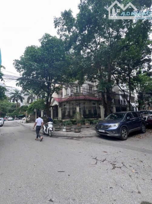 NHÀ CẦU DIỄN DÂN XÂY - 37M2 - DÂN XÂY - NGÕ THÔNG - Ô TÔ ĐỖ CỬA - CHỈ 6 TỶ 1 - 3