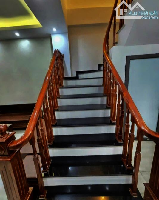 BÁN NHÀ ĐẸP NGUYỄN SƠN - 59.5M² - NHỈNH 14 TỶ – Ô TÔ VÀO NHÀ, THÔNG BÀN CỜ - 3