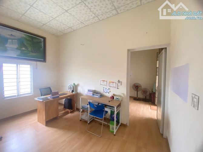Nhà 2 tầng kiệt oto Đoàn Hữu Trưng, gần trường Y Huế - 3