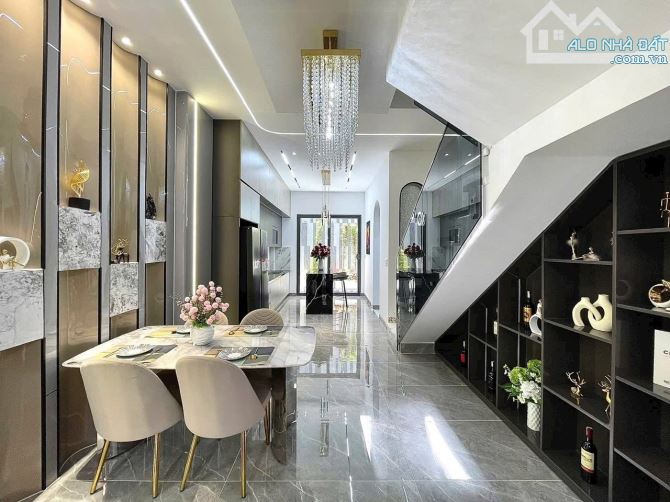 BANK PHÁT MÃI nhà 42.8m2,hẻm 1/Hậu Giang-Q6,SHR,xây 2tầng-3pn cho thuê 17tr chỉ 1TỶ599 - 3