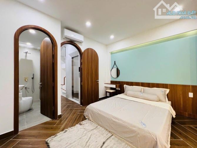 Nhà Bà Hạt có thang máy-Chỉ 3tỷ590 ngay chợ Nhật Tảo cho thuê 25tr-Sổ hồng 52m2 sang tên - 3