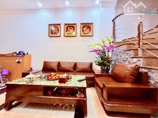 KIM GIANG 40M2 - NHÀ DÂN TỰ XÂY - MẶT NGÕ THÔNG -  Ô TÔ QUA NHÀ - AN SINH XÃ HỘI ĐỈNH CAO - 2