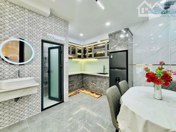 Cô Hà bán gấp căn nhà hẻm 1/ ngay Hòa Bình, Tân Phú. Giá: 3 Tỷ 050 / 54m2. Sổ hồng riêng - 3