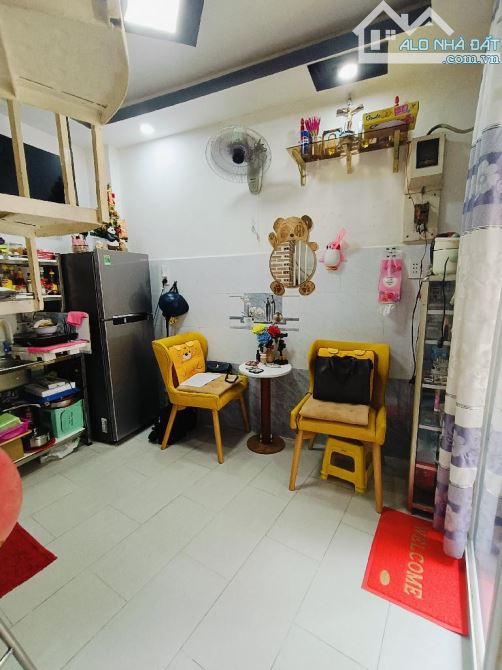 Nhà 3 tầng ngang 3,4m Nguyễn Thái Bình,P4 Tân Bình, nhỉnh 2 tỉ - 3