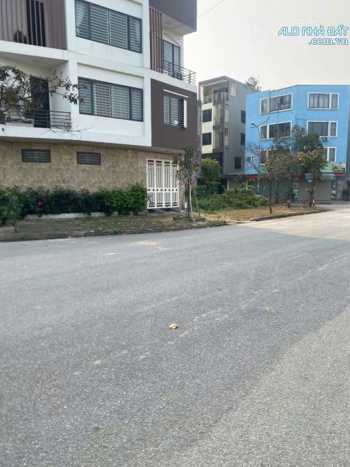 DUY NHẤT CĂN NHÀ 42M2, THÀNH TRUNG TRÂU QUỲ THANG MÁY, FULL NỘI THẤT SÁT VÁCH VINHOME CẠNH - 3
