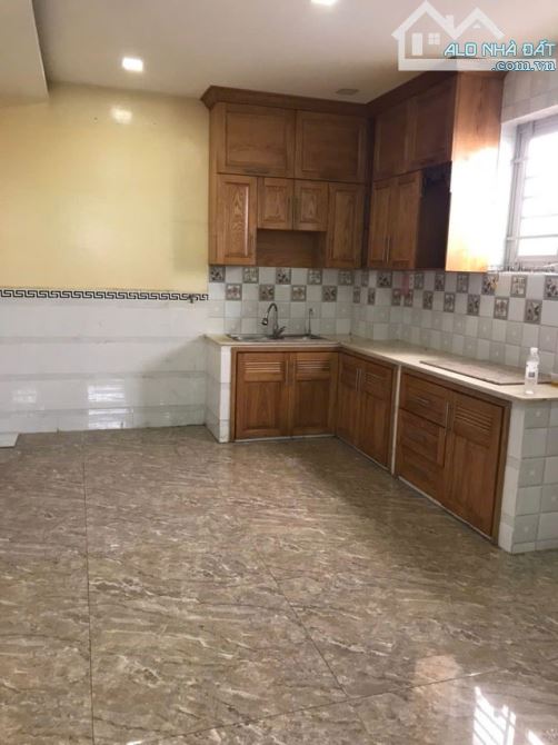 BÁN ĐẤT TẶNG NHÀ ĐƯỜNG TRƯỜNG CHINH CẤP 4 - HXH THÔNG, SỔ ĐẸP - NGAY CHỢ - 3