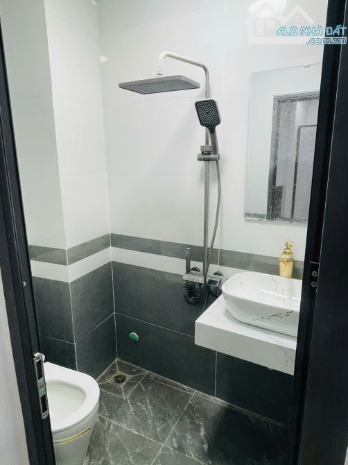 Ô TÔ ĐỖ CỬA PHÚ DIỄN - Ô TÔ TRÁNH - NHÀ MỚI - THANG MÁY - Ở + CCMNI CHO THUÊ – GIÁ 13.x TỶ - 3