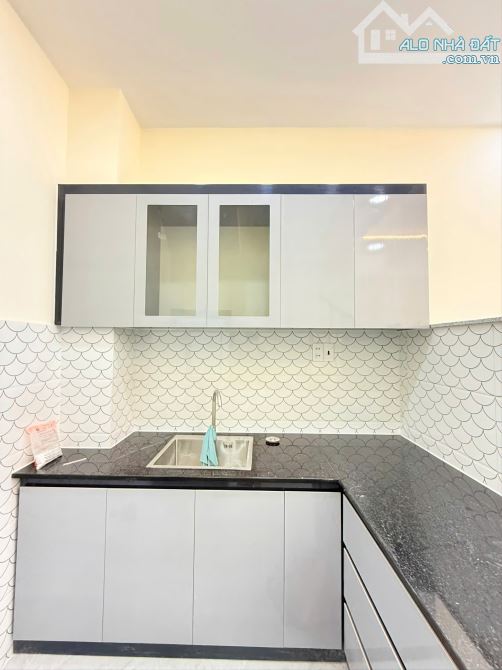 Bán nhà Đinh Tiên Hoàng – Phường 1 – Bình Thạnh – Hẻm xe hơi – Nhà mới – 4 tỷ hơn TL - 3