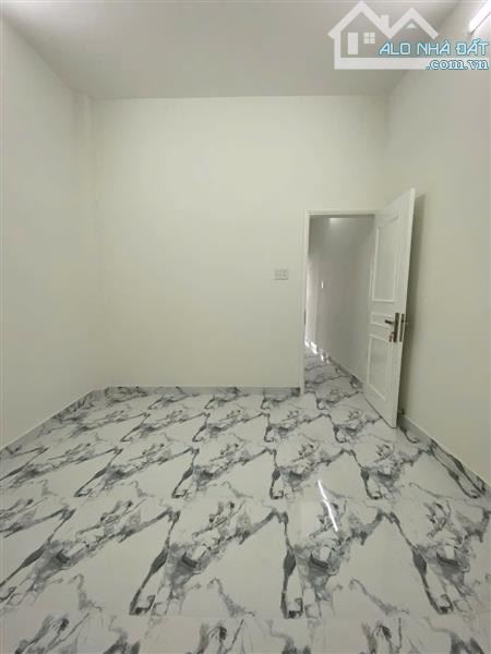 NHÀ MỚI MỄ CỐC_QUẬN 8_3 TẦNG_4 PHÒNG NGỦ_HẺM XE HƠI GIÁ CHỈ 4 tỷ - 3