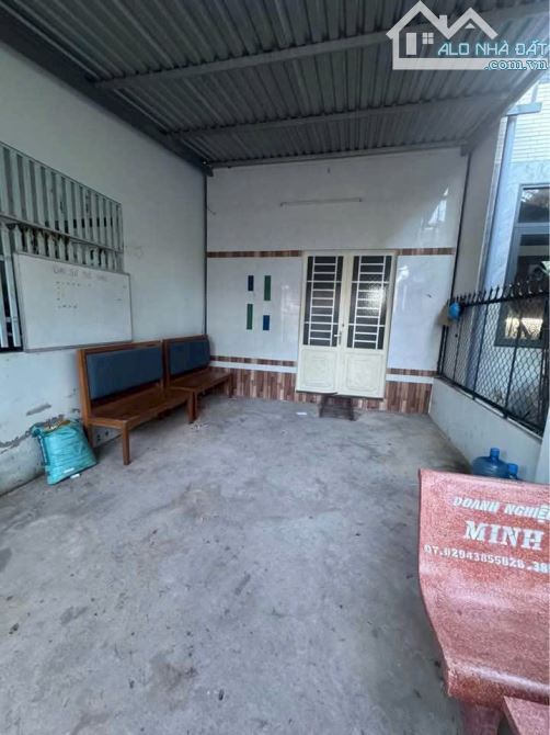 🏡 Cần chuyển nhượng lại căn nhà cấp 4 như hình, nhánh NGUYỄN CHÍ THANH - ĐỒNG KHỞI.   👍 - 3