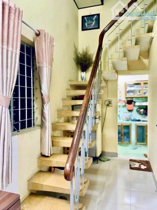 Bán nhà 2 tầng hẻm trần bình trọng  giá tốt - 3