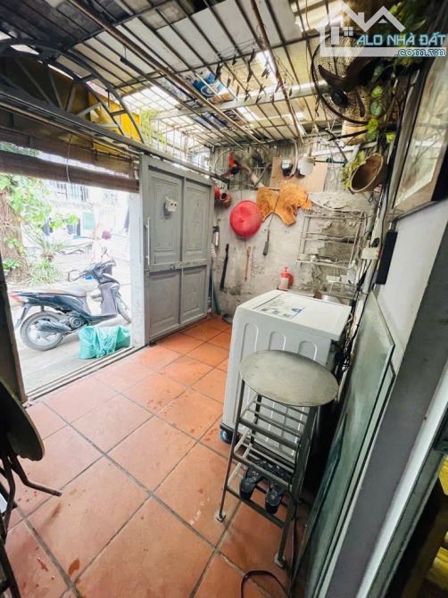 Bán nhà trong ngõ phố Lạc Long Quân , vị trí đẹp , ô tô vào - 3
