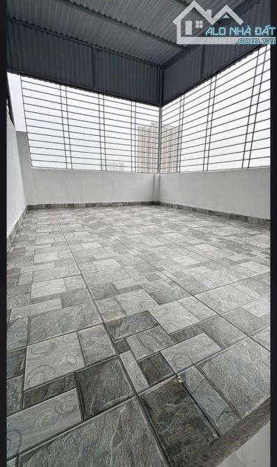 Bán nhà 40 m2 5 tầng 7,2 tỷ trung tâm Thanh trì - 3