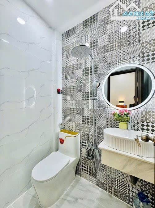 Chốt liền tay – Nhà 1 trệt 2 lầu, nội thất sang, hẻm 78 Khánh Hội, P4 Q4 – Giá mềm 3.89 tỷ - 3