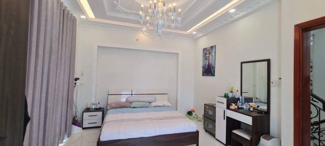 Siêu Phẩn Q7 góc 2mt xây trệt 2 lầu Giá chỉ 11,5 tỷ full nội thất. Đường lớn ô tô - 3