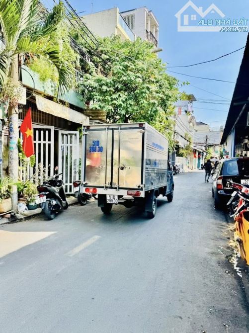 MẶT TIỀN NGAY KHU CHỢ VẢI- DÒNG TIỀN 15Tr - 3 TẦNG - 60M N4.5 NHỈNH 8 ĐỒNG - 3