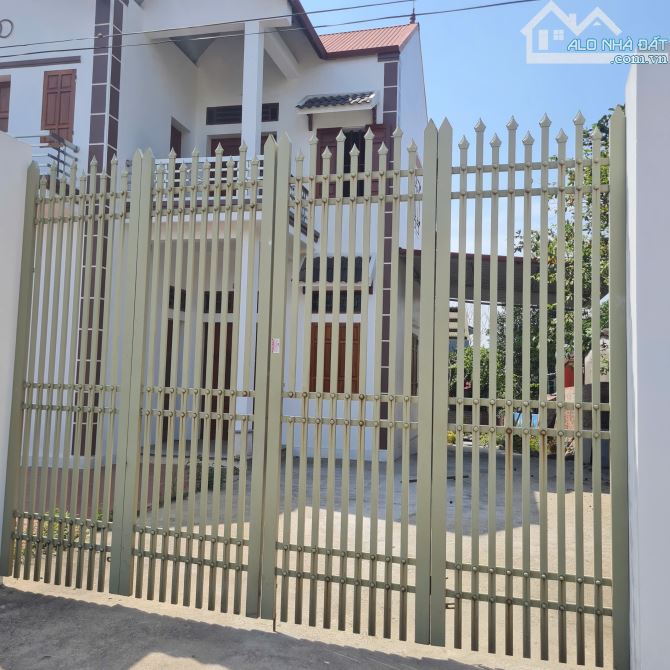 Bán Đất Tặng Nhà Phường Dĩnh Trì, TP Bắc Giang, Bắc Giang. 532m2, Mặt tiền 12m. Giá 5,2 tỷ - 3