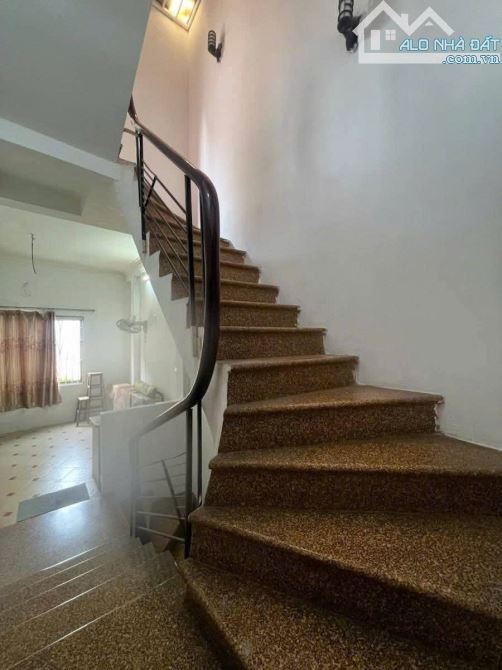 Bán nhà Phố Đội Cấn, cách phố 50m, 2 thoáng, gần Lăng Bác. - 3