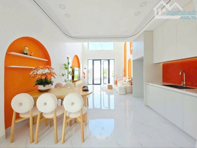 NHÀ 2 TẦNG GÓC 2 MẶT TIỀN KHU TÁI ĐỊNH CƯ 19/05 - 3