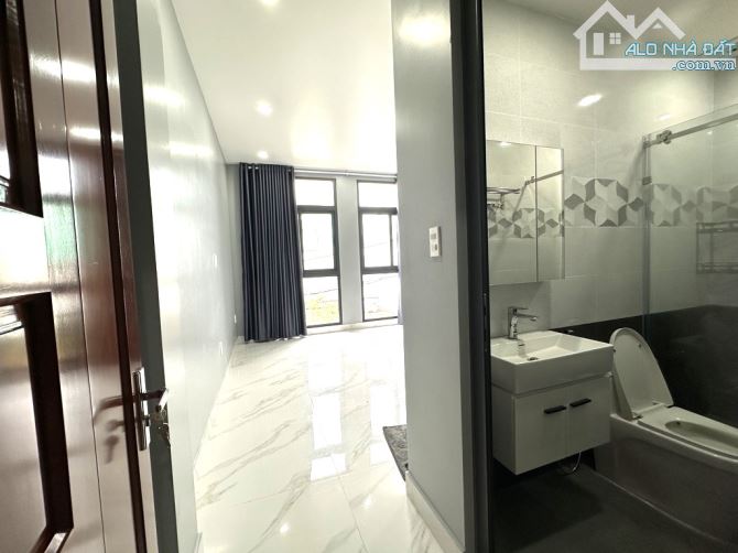 Bán nhà HXH NGỦ TRONG PHÒNG CMT8 Q.10, 4 tầng, MT rộng thênh thang, tròn 12 tỷ - 3