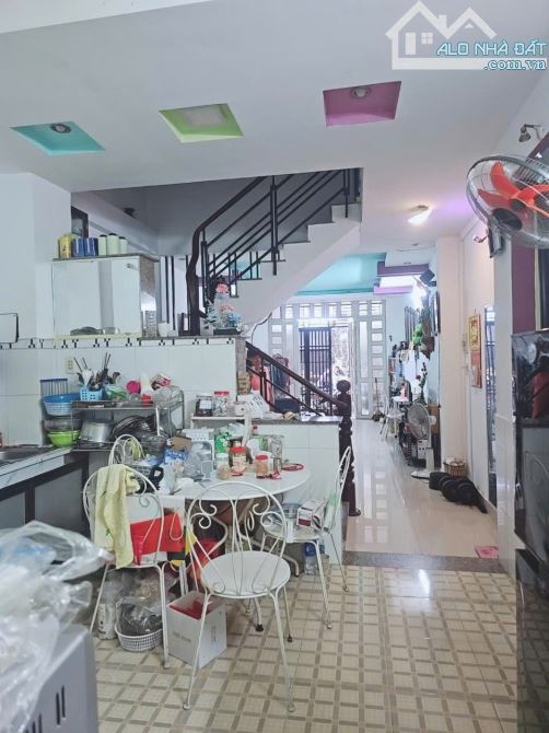 BÁN NHÀ TÂN BÌNH HẺM 687 LẠC LONG QUÂN ÔTÔ ĐỖ CỬA 2 TẦNG 57M2 GIÁ 7,5 TỶ TL - 3
