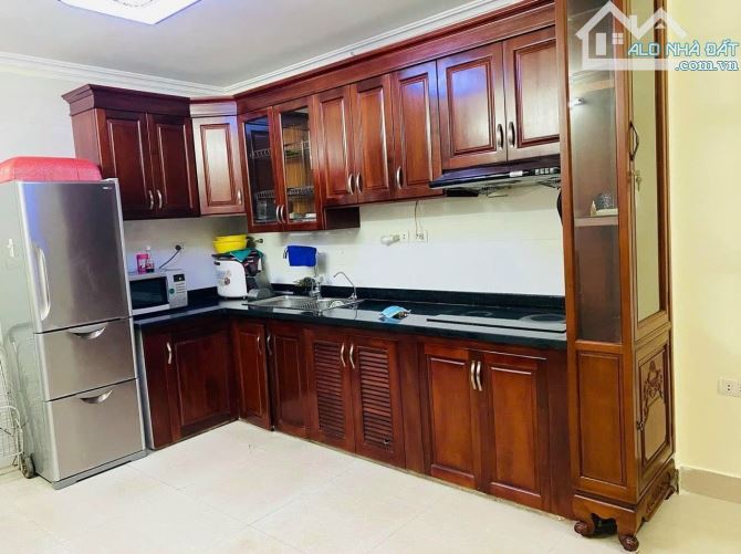 Cho thuê căn nhà 30m2, 2 phòng ngủ gần Hoàng quốc việt, ô tô vào tận nhà. - 3