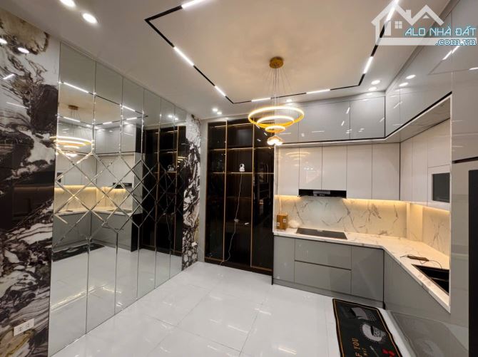 THANH XUÂN PHÂN LÔ OTO ĐỖ CỬA FULL NỘI THẤT CAO CẤP - 3