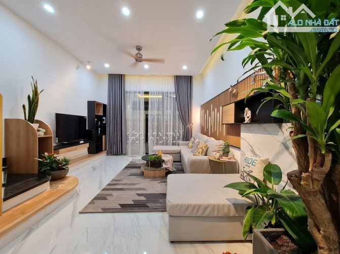 Định cư Mỹ bán gấp nhà Phó Cơ Điều, Q.11/ giá chỉ 3,37TỶ- 57,3m²/ 1T2L/ SHR - 3