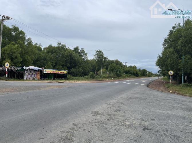 Bán hơn 1 hecta lô Góc mặt tiền Hùng Vương - TX LaGi giá ngộp 6.8tr/m2 view Biển - 3