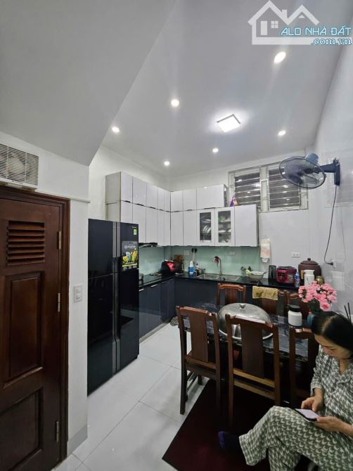 NHÀ RIÊNG QUAN HOA - 40M² - NGÕ NÔNG - GẦN PHỐ - 2 THOÁNG - 4 NGỦ - GIÁ 8.95 TỶ (HCG69563) - 3