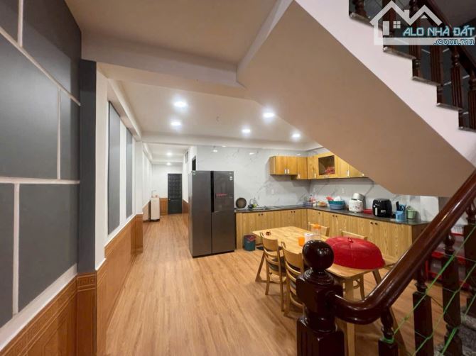 Bán nhà 3 Tầng Nguyễn Minh Không, Liên Ciểu, dt 90m2, ngang 5m. vị trí sau bến xe - 3