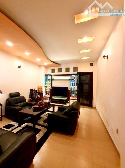 bán nhà gần 100 m2 4 tầng 9 tỷ xíu ngay khu 38 ha mặt tiền đường kinh doanh - 3