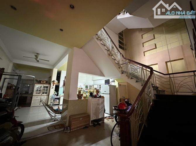 TOÀ NHÀ MẶT TIỀN NGUYỄN HÁO VĨNH - GÒ DẦU - TÂN PHÚ - 8M x 28M( DTSD 600M2) - CHỈ 24.99 TỶ - 3