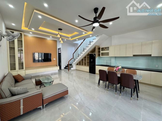 🏤Nhà Mê hẻm Lê Duẩn, phường Eatam - cách ngã 6 chỉ: 3 km và đại học Tây Nguyên - 3