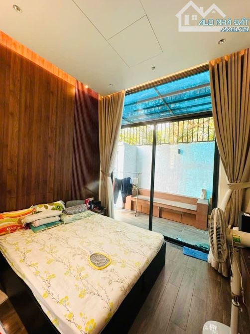 Bán Biệt Thự Tên Lửa, 300m2, 15x20m, 3 Tầng, 5PN, có hồ bơi, full nội thất, năng lượng MT - 3