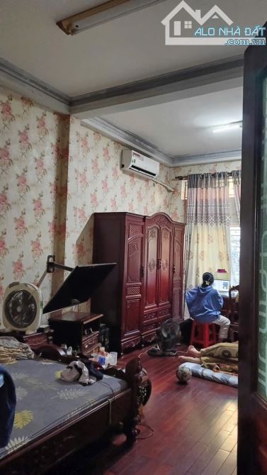 BÌNH THẠNH - ĐƯỜNG 12m CÓ VỈA HẺ - 4 TẦNG, 6PN - 3