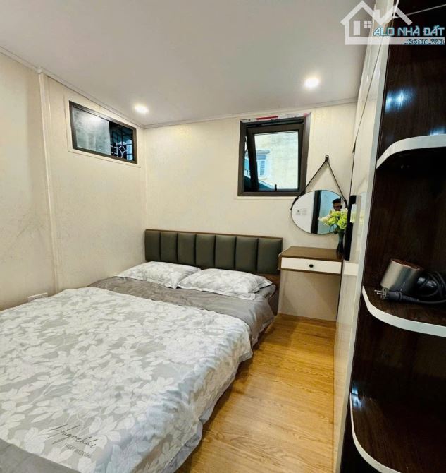 Bán tập thể tầng 4 tiện nghi 2 phòng ngủ phố Minh Khai, Ngõ Hoà Bình 7, giá chỉ 2,55 tỷ - 3