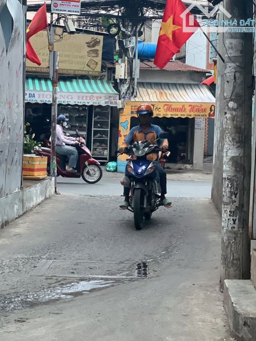 bán nhà nguyễn văn quá,SÁT CHỢ CẦU, 2TẦNG,HẺM XE HƠI,đông hưng thuận quận 12, giá siêu rẻ, - 3