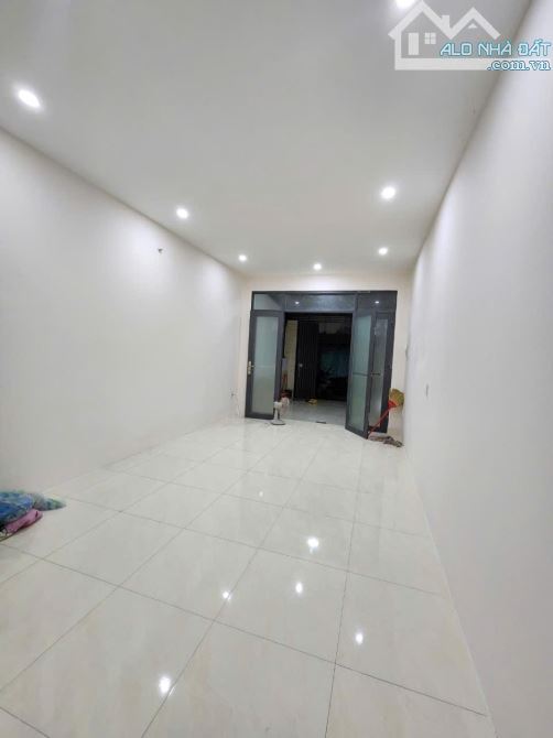 6.6 tỷ 65m2 ngay nhà ga T3 trệt 2 lầu đúc thông đường mới C12 - 3